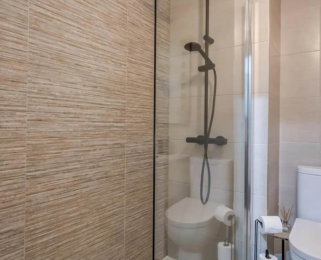 Stylish Belfast City Centre Apartment 0*,